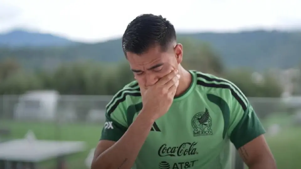 Raúl Rangel rompe en llanto al recordar su debut mundialista con México en el Estadio Azteca