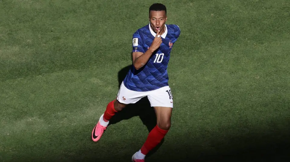 Kylian Mbappé festeja gol | AP