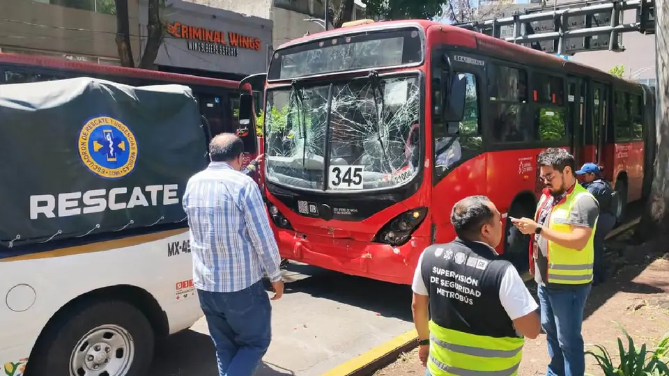 Debido al accidente 16 personas resultaron heridas, pero ninguna de gravedad / Especial