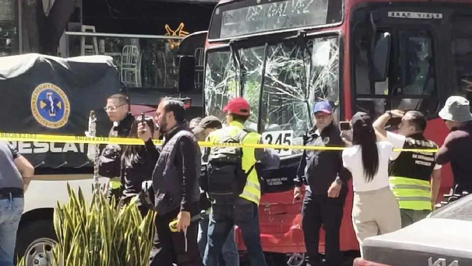 Una de las unidades del Metrobús involucradas impactó por atrás a otra que iba en el mismo corredor / Especial