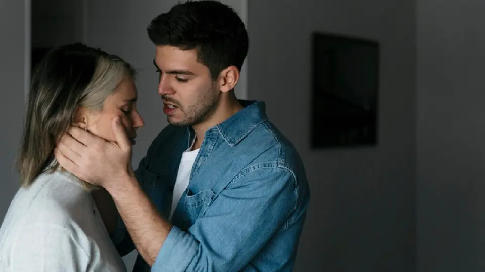 Si hay algo en una relación que te incomoda, la otra persona debe entender el significado del NO / Magnific