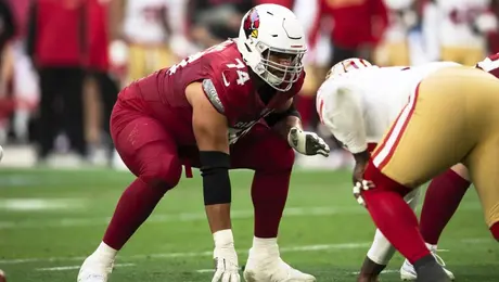 Isaiah Adams, liniero de los Cardinals, es arrestado por cargos relacionados con armas