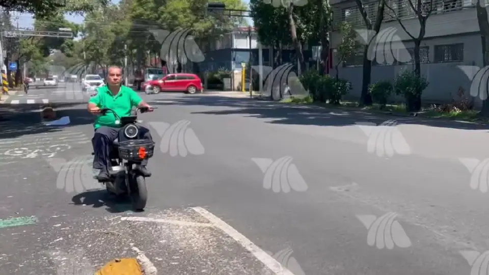 El señor iba en su moto eléctrica pero sin ninguna protección en la cabeza / Especial