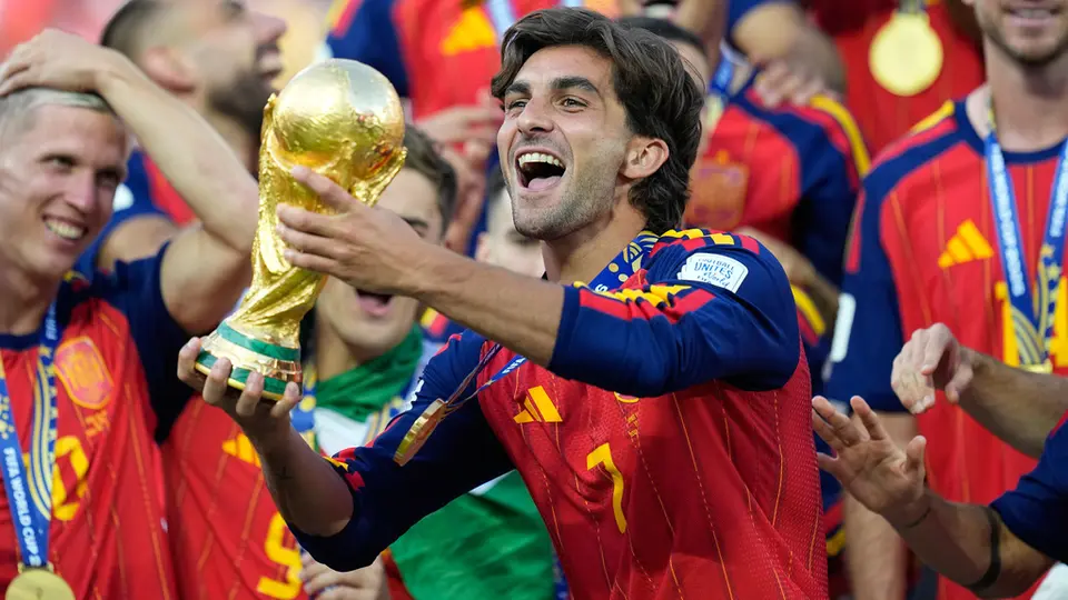 Ferrán Torres como campeón del mundo | MexSport