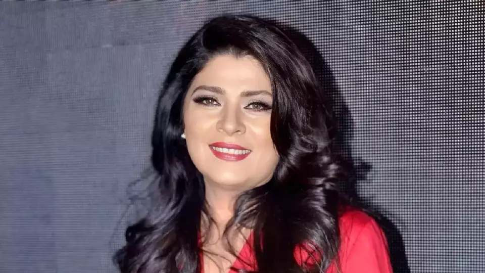 Victoria Ruffo sigue hablando mal de la familia de quien fuera su pareja, Eugenio Derbez / Especial