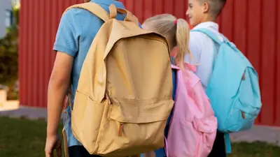 ¿Cuánto debe pesar la mochila de un niño? Esto puede provocar una carga excesiva en el regreso a clases