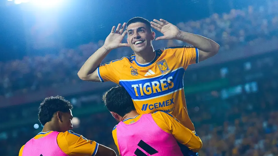 Juan Brunetta en celebración con Tigres | MEXSPORT