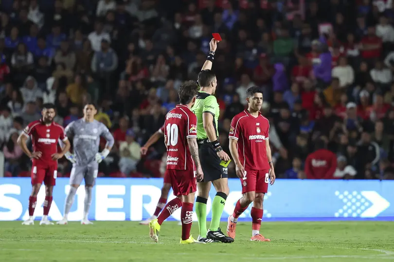 Expulsión de Diego Barbosa, de Toluca | IMAGO7