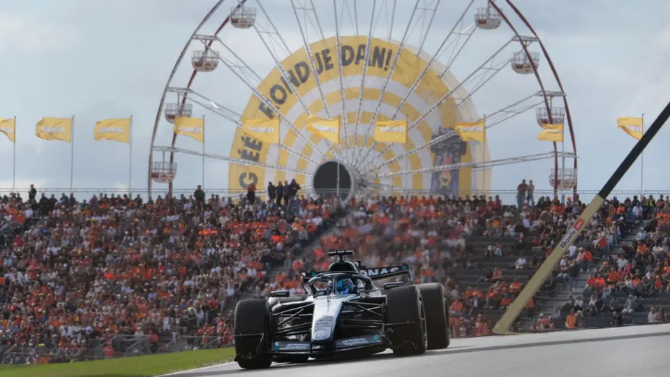 George Russell manda en Zandvoort con victoria en la carrera sprint; Checo Pérez vuelve a sufrir con Cadillac