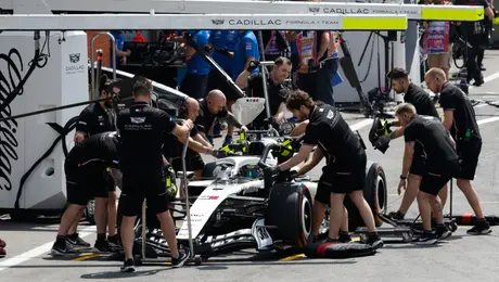Cadillac no mejora; el error que exhibe la crisis equipo con Checo Pérez