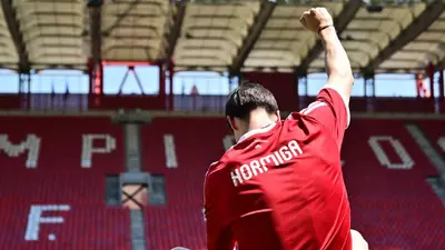 Hormiga González responde a críticas por fichar con Olympiacos: "No me importa lo que diga la gente"