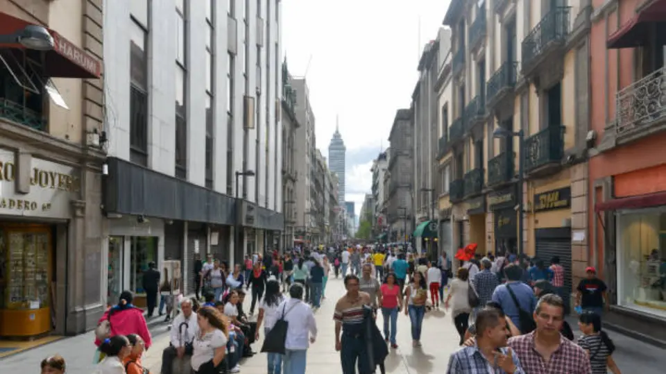 La edad mediana de la población mexicana pasó de 29 a 32 años entre 2020 y 2025. / iStock
