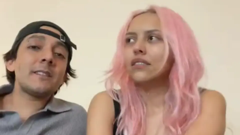Asaltan a Nando de Ibarrondo y Kay Mena en la autopista México-Puebla tras caer en ponchallantas