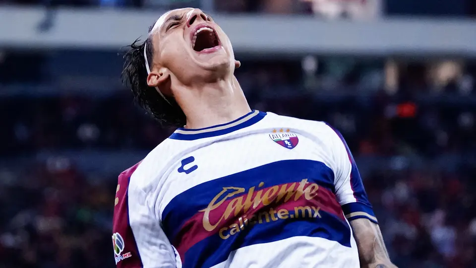 Martín Sarrafiore festeja gol en contra de Atlas | Imago7
