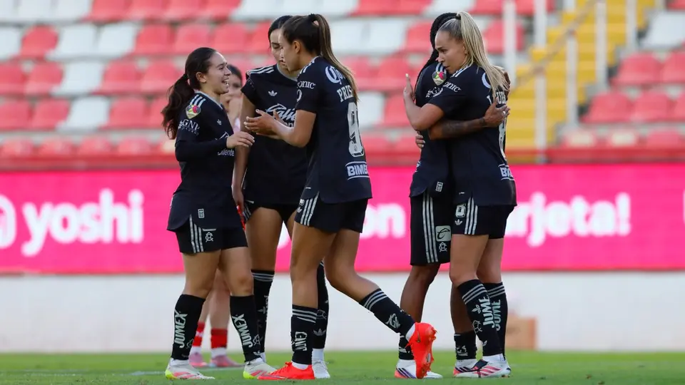 Jugadoras de América festejan un gol en la Liga Femenil BBVA | IMAGO 7