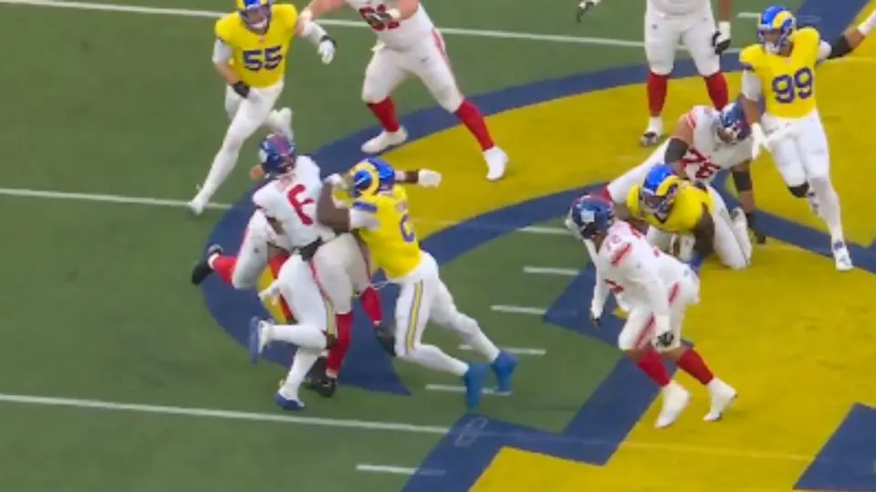 Así fue la lesión de Jaxson Dart ante los Rams | Captura