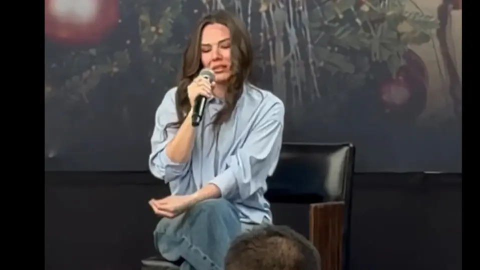 La cantante no pudo contener el llanto ante la duda de qué pasará con el dueto / Especial