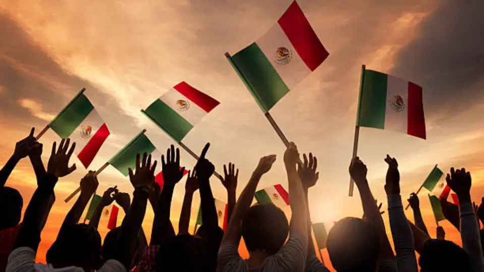 Más de 130 millones de personas forman la población estimada de México, de acuerdo con la Encuesta Intercensal 2025. / iStock