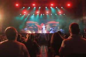 10 mil espectadores cantan con Ana Torroja en el Festival Internacional de las Artes Atzán