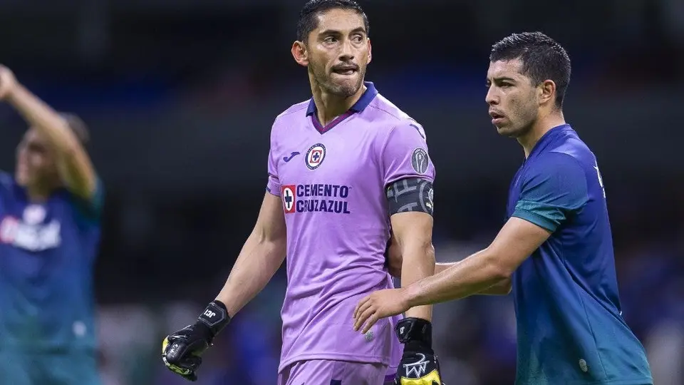 Jesús Corona e Iván Morales se hicieron de palabras al final del Cruz Azul vs León