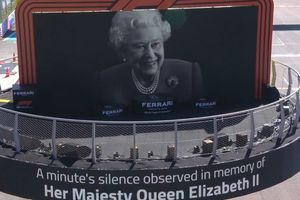 Fórmula 1: Rinden tributo a la Reina Isabel II; corrieron ‘acompañados’ por la monarca