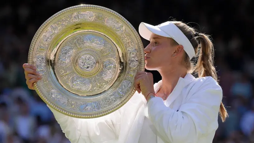Wimbledon: Elena Rybakina se llevó el título tras derrotar a Ons Jabeur
