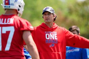 Ken Dorsey no pedirá disculpas por 'explotar' tras derrota ante Miami: 'Somos humanos y pasa'