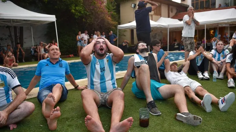Qatar 2022: Fans de Argentina fueron ‘vetados’ de su hospedaje; la embajada tuvo que intervenir