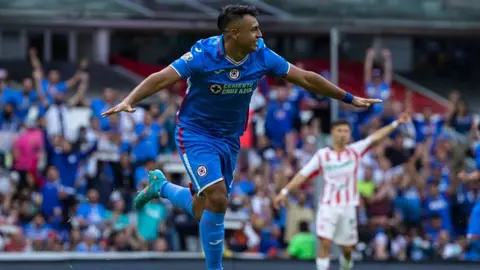 Cruz Azul: No extrañó a Santi Giménez y se impuso a Necaxa con gol de Iván Morales