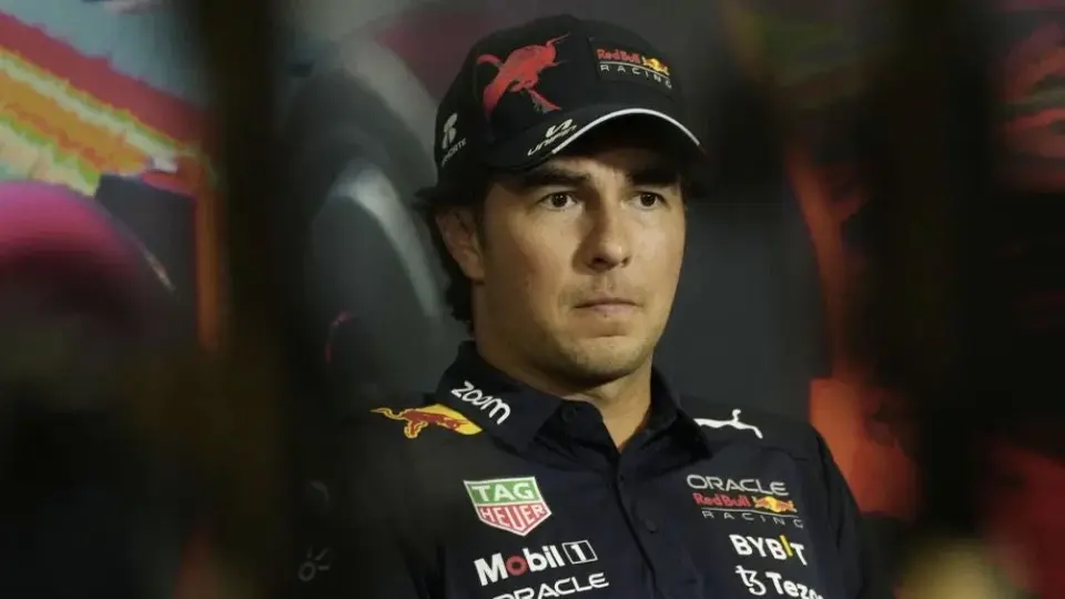 Fórmula 1: Checo Pérez pierde cinco lugares por nuevo cambio de motor