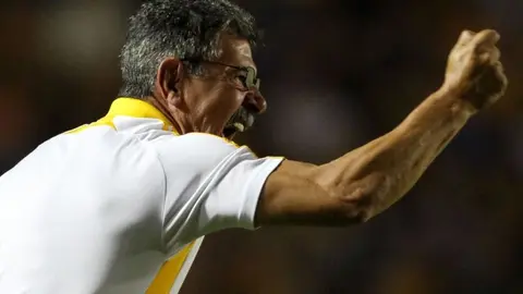 Tuca Ferretti le mentó la madre y pendeje... a canterano de Tigres de 15 años