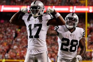 NFL: Camarógrafo denunció a Davante Adamas por empujón tras el Raiders vs Chiefs