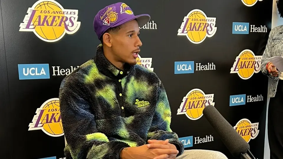 Juan Toscano fue presentado con los Lakers y confesó que su ídolo es Kobe Bryant
