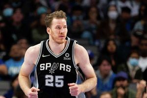 Jakob Poeltl sobre jugar en CDMX con los Spurs: "Estoy muy emocionado"