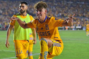 Tigres: Igor Lichnovsky compartió tiempo con vendedores ambulantes y ‘regaló’ fotos