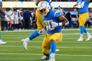 NFL: Chargers se impuso a los Broncos con gol de campo en tiempo extra