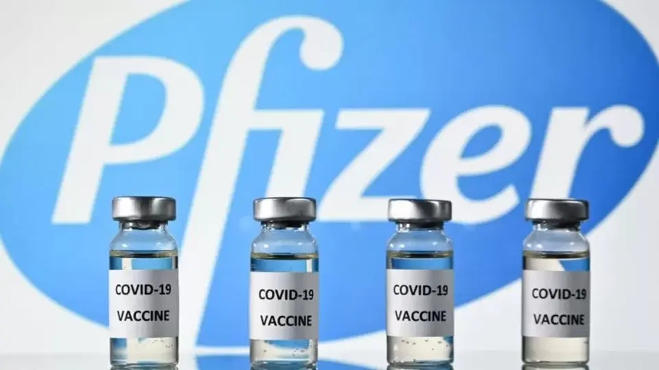 Covid-19: Pfizer busca aprobación de Estados Unidos de su vacuna con refuerzo actualizado