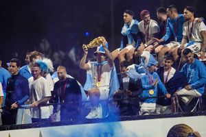 Argentina: Messi, Di María, y Paredes 'chocaron' con cables de luz durante los festejos