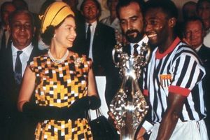 Reina Isabel II: El ‘Rey’ Pelé se despidió de la monarca con emotivas postales