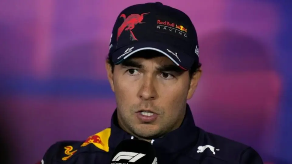 Helmut Marko sobre Checo Pérez: 'Si quiere ser Campeón tiene que derrotar a Verstappen'