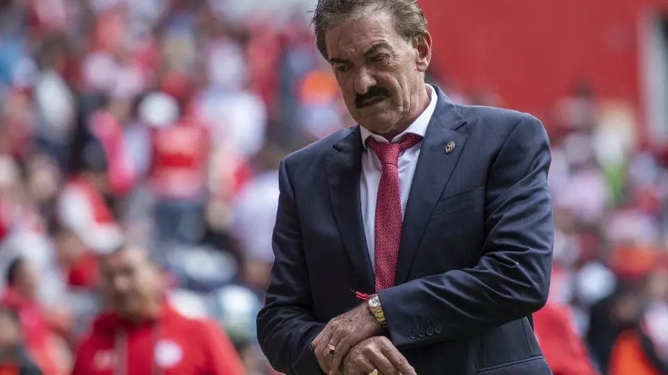 Peláez y La Volpe tuvieron tensa discusión en Qatar: "No sé nada y te llevé al América"