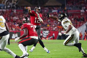 NFL: Buccaneers logran remontada ante los Saints en el último cuarto del MNF