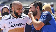 Video: Pizarro se adelantó con Dani Alves y le 'ganó' el jersey a Edson Gutiérrez