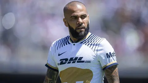 Dani Alves mostró su amor por Pumas: 'Si me voy no será a un equipo de aquí'