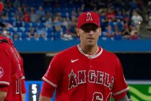 Gerardo Reyes: En su vuelta las Grandes Ligas retiró entrada en blanco en triunfo de Angels