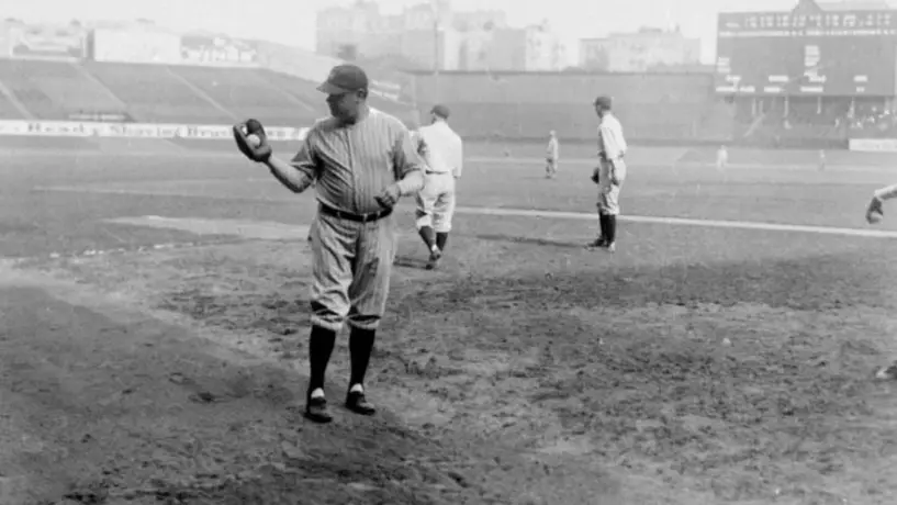 MLB: Guante de Babe Ruth rompe récord de venta en subasta