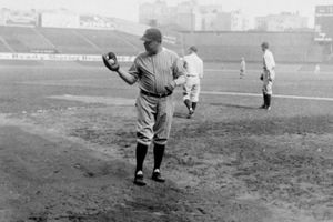MLB: Guante de Babe Ruth rompe récord de venta en subasta