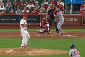 Joey Meneses y Giovanny Gallegos: Duelo mexicano en triunfo de Cardinals ante Nationals