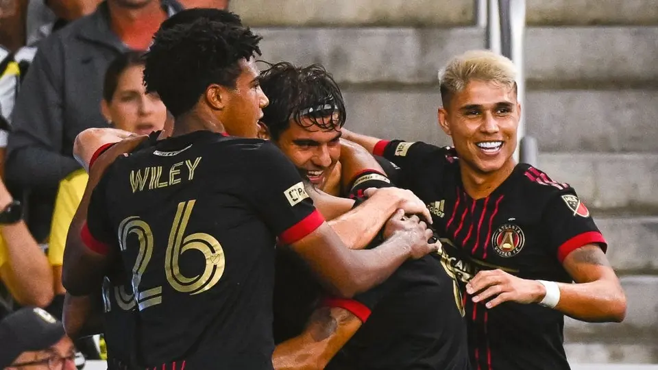 Sánchez Purata: Anotó el gol del empate en el partido entre Atlanta United y Columbus Crew