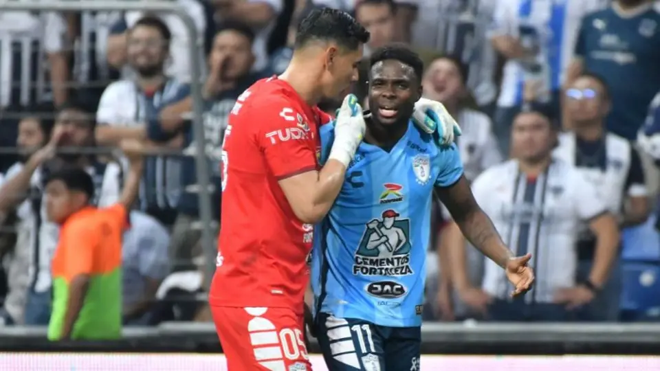 Rayados: Aficionados realizaron cánticos racistas en contra de Avilés Hurtado